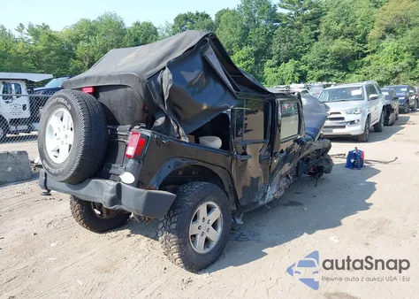 2013 Jeep Wrangler Unlimited Sport z USA, uszkodzony, nr VIN 1C4BJWDG7DL654577